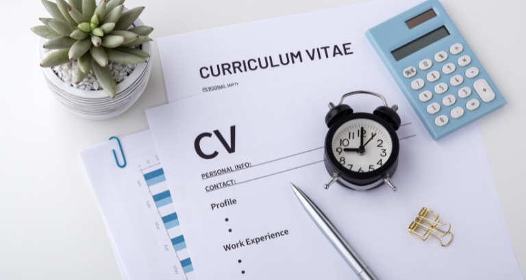 مهارات لا بد منها في السيرة الذاتية (CV) للشباب السعودي (دليل 2026)
